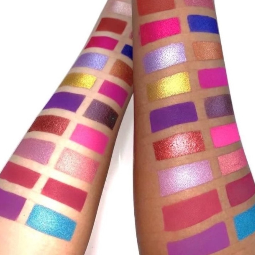 New Eloise THE QUEEN EYE SHADOW PALETTE - Picture 6 of 17
